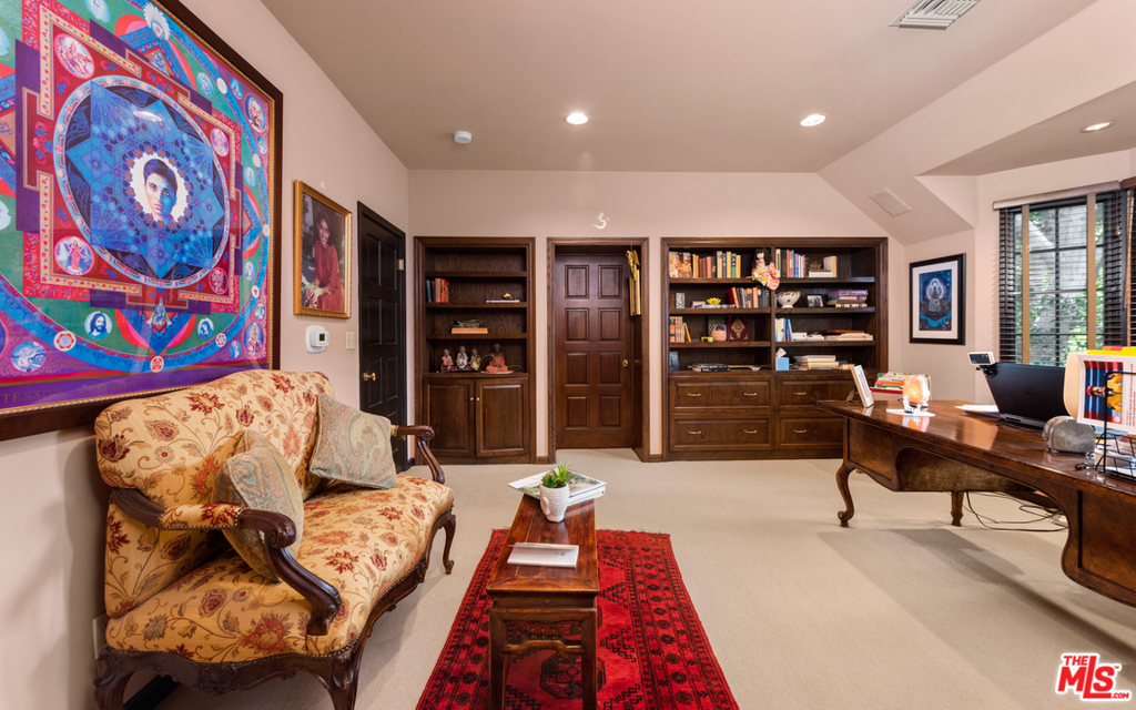 2781 Benedict Canyon Drive