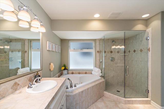 Master Suite soaking tub