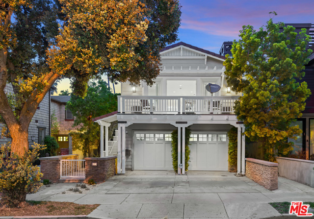 133 Hollister Avenue Santa Monica, California This Craftsman-style beach home is nestled between the beach and the cherished historical Ocean Park area. The home features a spectacular great room filled with sunshine and ocean breezes and opens to a balcony. The spacious family room opens up to the backyard that features a built-in BBQ. The main bedroom suite has space for an office, also includes a luxurious bath and a balcony that completes the top floor. Limestone and bamboo flooring, Viking, and Sub-Zero are but just a few of the beautiful finishes and features enhancing this exceptional home. Close to surf and sand, this beach oasis is a perfect place to call home.