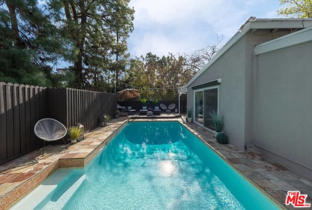 3525 LAURELVALE Drive
