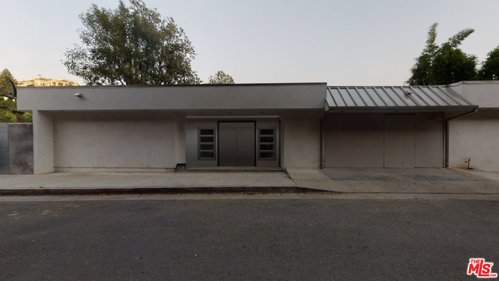 8710 St Ives Drive, Los Angeles, CA 90069