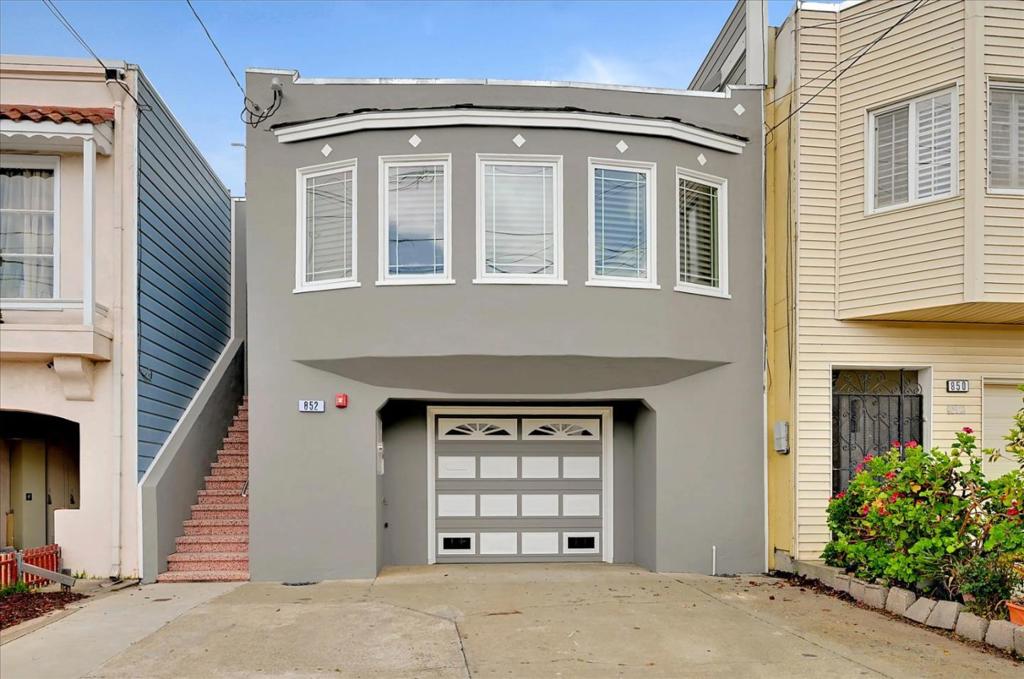 852 Schwerin Street