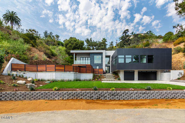 Photo of 1375 Wierfield Drive, Pasadena, CA 91105