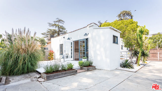 3770 Edenhurst Avenue, Los Angeles, California 90039, 2 Bedrooms Bedrooms, ,1 BathroomBathrooms,Single Family Residence,For Sale,Edenhurst,21777634