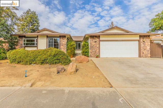 731 Mcclarren Rd Brentwood, California GREAT Brentwood home located within walking distance to schools, community center, shopping and the McClarren park is right across the street! This home features large bedrooms with endless possibilities. The over sized family room has high vaulted ceilings with beautiful wood beams. There is also a separate dinning room with a sink to make hosting dinners easier. Perfect home for a large family. Don't miss out!