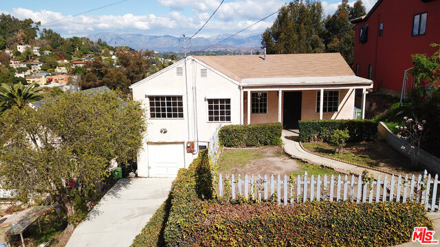 2139 BAXTER Street