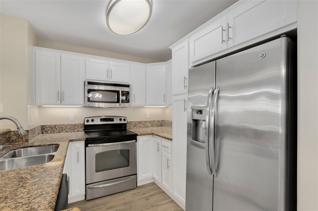 5252 Balboa Arms Dr #9