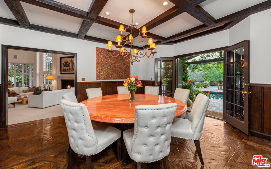 2781 Benedict Canyon Drive