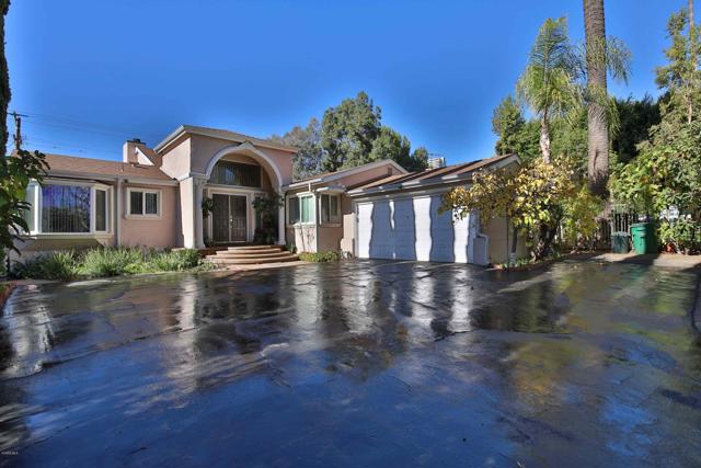 703 N Doheny Drive Beverly Hills, California A rare opportunity of a fantastic classic charm single story home in the prestigious city of Beverly Hills. This 3 bedrooms 3 Baths, offers an abundance of natural light, open concept high ceiling with crown moldings and recess lights on living room and dining room with 2 way fireplace shared with the great family room, a large gourmet kitchen with dining area, enjoy the large entertaining back yard with sparkling pool and waterfall, front yard allows to park about 7 cars, lots of exotics fruit trees with iron gate and fencing for privacy, great Beverly Hills school district.