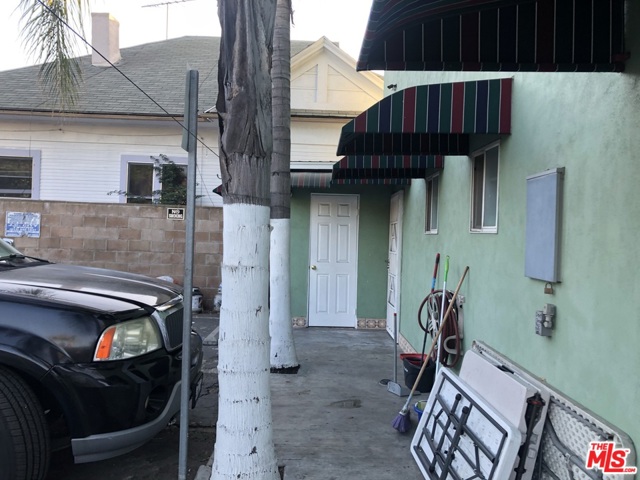 1702 Hoover Street, Los Angeles, California 90006, ,Multi-Family,For Sale,Hoover,21726566