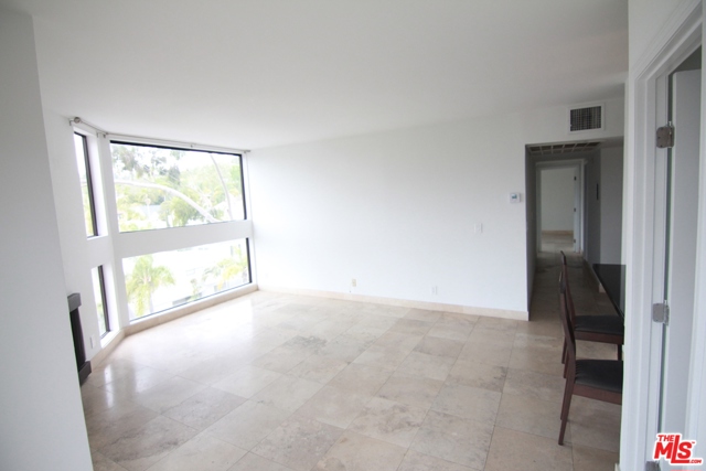 3949 LOS FELIZ 318 Los Angeles, California Beautiful 3 Bedroom , 2 Bath Apartment with an open layout combo. Spacious Bedrooms and Appliances Included, Utilities Included: Trash, Gas and Water. A/C. Fitness Center, Business Center, Pool Onsite. Part Time Manager. Short Term available with premium. Agent can show and present all offers on any units in building.