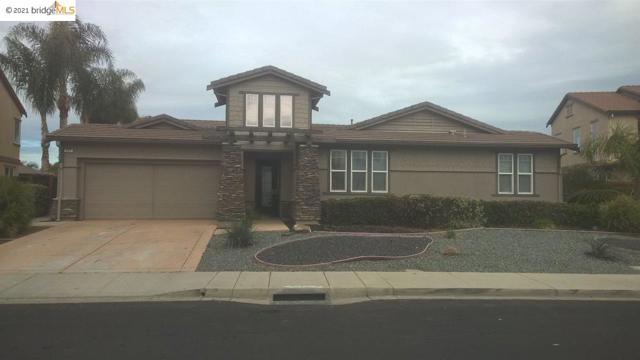 717 Marjoram Brentwood, California Large contemporary single-story 4 Bed 2.5 Bath w/high ceilings, secluded courtyard entry, & a 3 Car Tandem Garage in a desirable area of Brentwood. Open floorplan features Tile Floors in Entry, Hallway, Kitchen, Laundry, and all 3 Baths, plus new Carpets throughout remainder, and New Interior Paint. Large Kitchen features Granite Countertops with abundant Counters & Cabinetry, new Dishwasher, built-in Micro/Oven combo, Walk-in Pantry, large Granite Central Island, & a large Granite Breakfast Bar overlooking the Huge Family Room w/Fireplace. Formal Dining Room, Huge Master Bedroom & Bath w/separate glass enclosed Shower & Sunken Tub, dual Vanities and Dual Walk-In Closets. Low Maintenance Landscaping front, rear, & side; large custom stamped concrete patio in rear accessed from Master Bedroom or Family Room.
