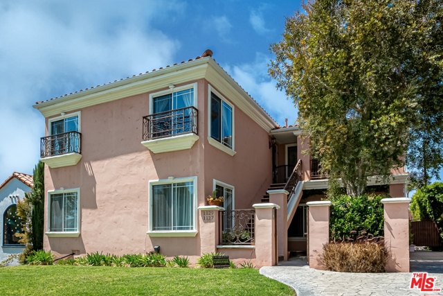 1127 S Point View St, Los Angeles, CA 90035