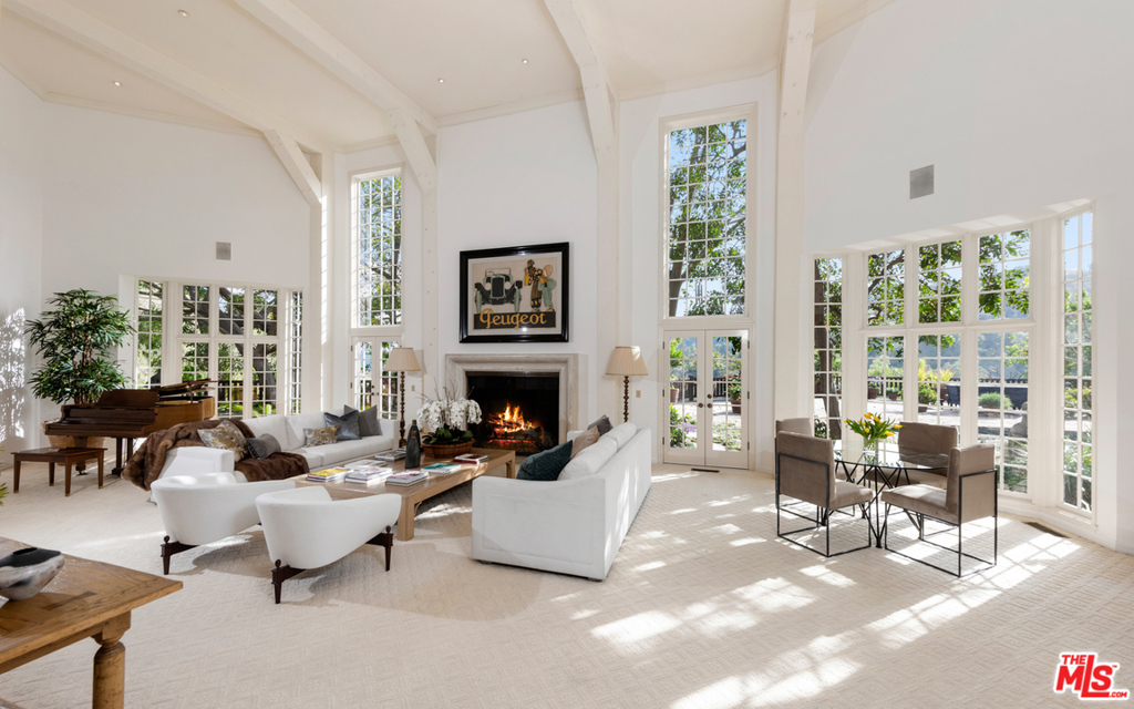 2781 Benedict Canyon Drive