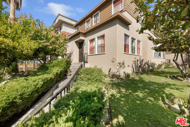 Image 25 of 34 For 148 Normandie Avenue