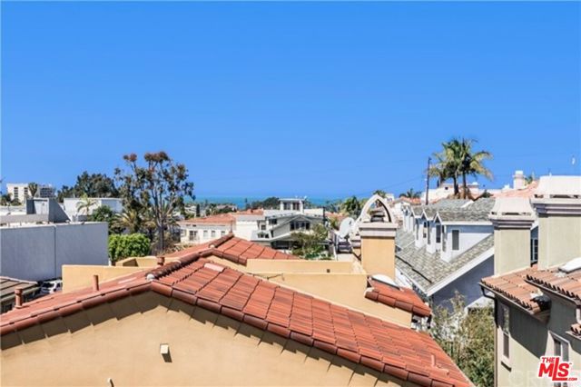 239 Irena Avenue, Redondo Beach, California 90277, 4 Bedrooms Bedrooms, ,3 BathroomsBathrooms,Residential,Sold,Irena,21781716