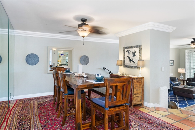 Formal dining room seats 6+ people.