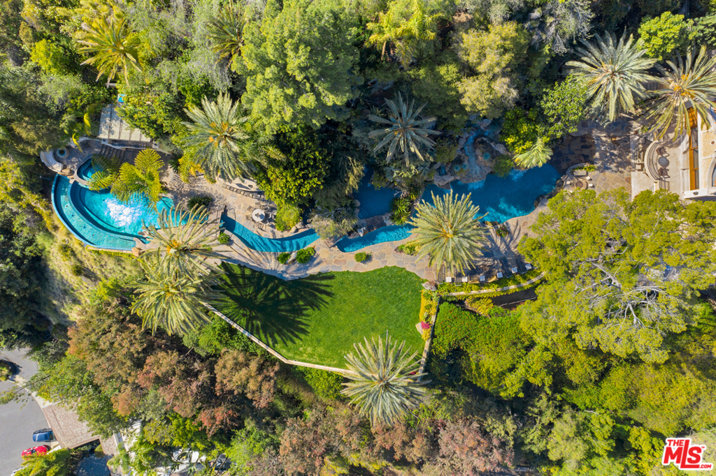 10066 Cielo Drive, Beverly Hills, CA 90210 SOLD LISTING MLS 21724382