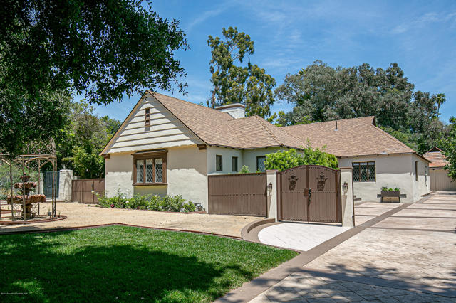 1096 N Holliston Ave, Pasadena, CA 91104