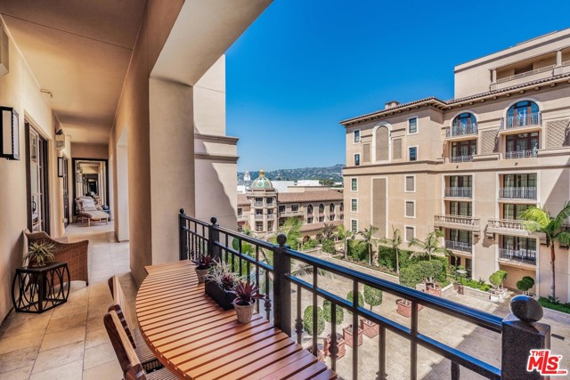 225 N Canon Drive 6D Beverly Hills, California