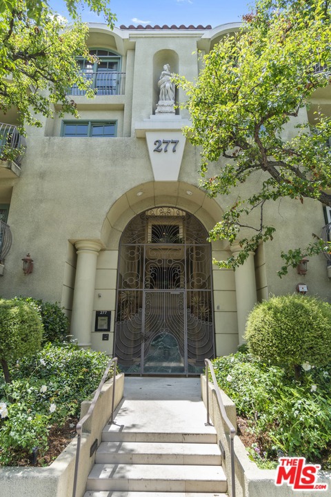 277 Spalding Drive, Beverly Hills, California 90212, 2 Bedrooms Bedrooms, ,3 BathroomsBathrooms,Single Family Residence,For Sale,Spalding,20597376