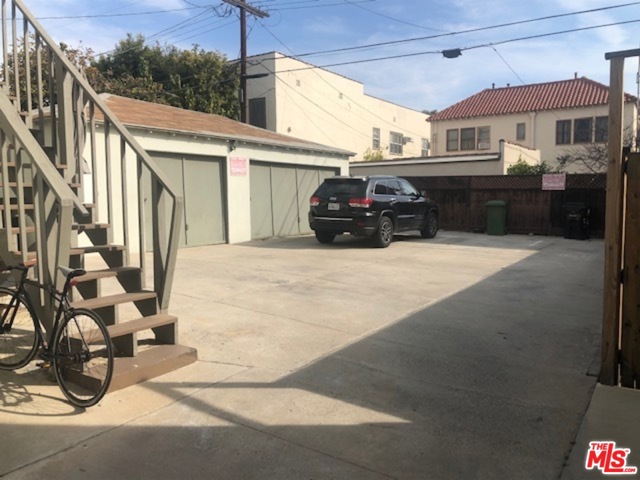 Image 2 for 542 N Genesee Ave, Los Angeles, CA 90036