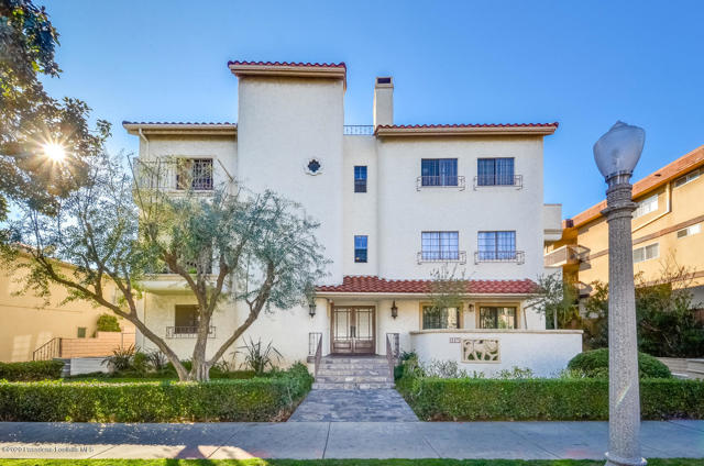 227 S Madison Ave #202, Pasadena, CA 91101