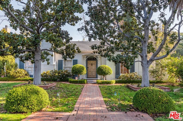 606 N CRESCENT Drive Beverly Hills, California This property has been approved by the City of Beverly Hills to be either torn down or receive a major renovation. Call Agent for further details. At last the chance to live on one of the best blocks on one of the best streets in Beverly Hills by polishing this one-story jewel. This charming Paul Williams style home offers a unique floor plan that is ideal for those just beginning their adult lives, or finally downsizing. The wood floors and rich architectural elements evoke the glamour of the golden age of Hollywood. Beautifully proportioned rooms, lots of windows and stylish details offer a palette like no other. A large flat lot with a guest house and separate maid's quarters is an unexpected benefit. Close to the best shopping and dining areas in the City, this is an exceptional location. Appliances have been removed from kitchen. Sale is 'AS IS', no loan contingency, escrow to be 10 Business days.