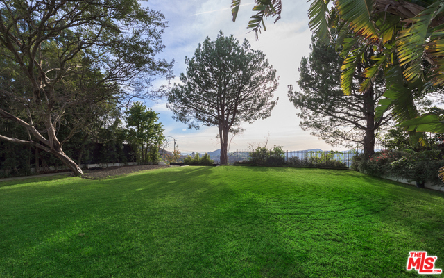 12000 CREST Court