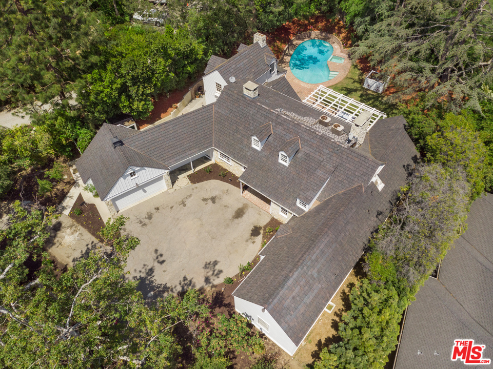 926 N Alpine Drive