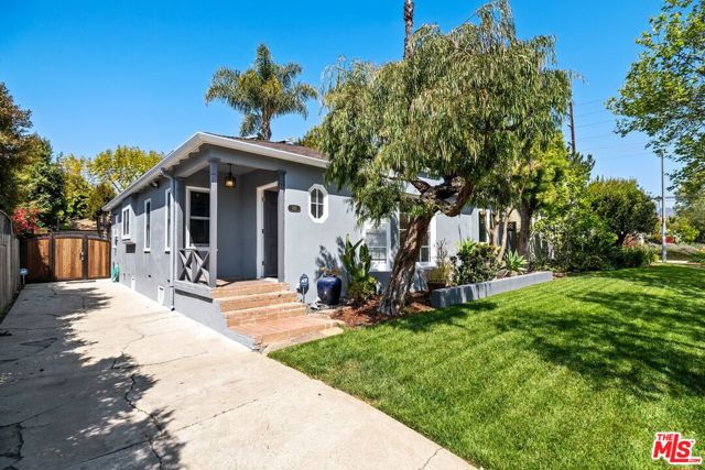 745 N Poinsettia Pl, Los Angeles, CA 90046