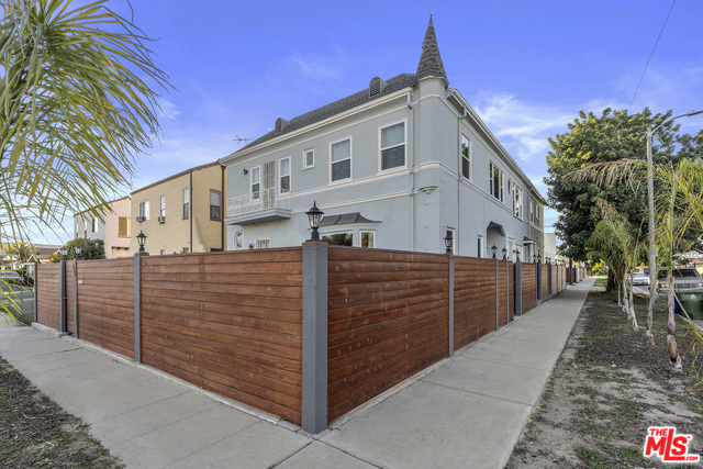 4524 S Dockweiler, Los Angeles, CA 90019