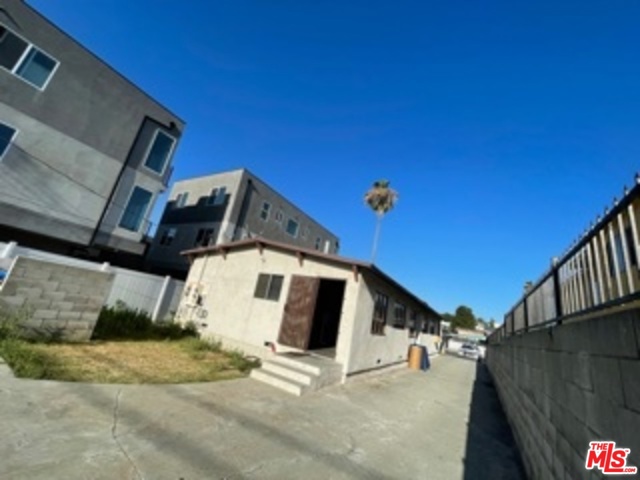 Image 3 for 1853 S Longwood Ave, Los Angeles, CA 90019