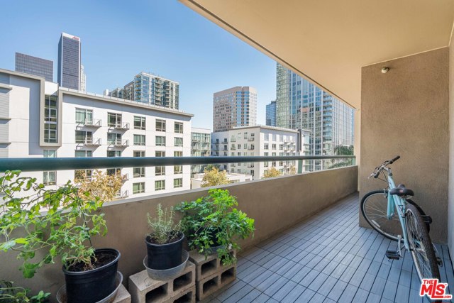 600 W 9Th Street 706 Los Angeles, California Welcome home to this 7th floor 2 bedroom/2 bath condo in a full service building, The Skyline, in the heart of downtown LA. This end unit gets great light and has beautiful hardwood floors and a balcony off of both the living room and the first bedroom. Balcony faces 9th St. Spacious master suite with storage galore. Full bathroom for guests and 2nd bedroom located off of the main hallway. This unit comes with 2 secure parking spaces! Amenities include a concierge, pool, gym, sauna, locker room, racquetball courts, and a clubhouse to name a few. Located across the street from Ralphs Fresh Fare and right next to the Fashion Institute (FIDM) and Grand Hope Park. Short walk to Whole Foods, LA Live complex, etc. Too many bars, restaurants, and shops to list.