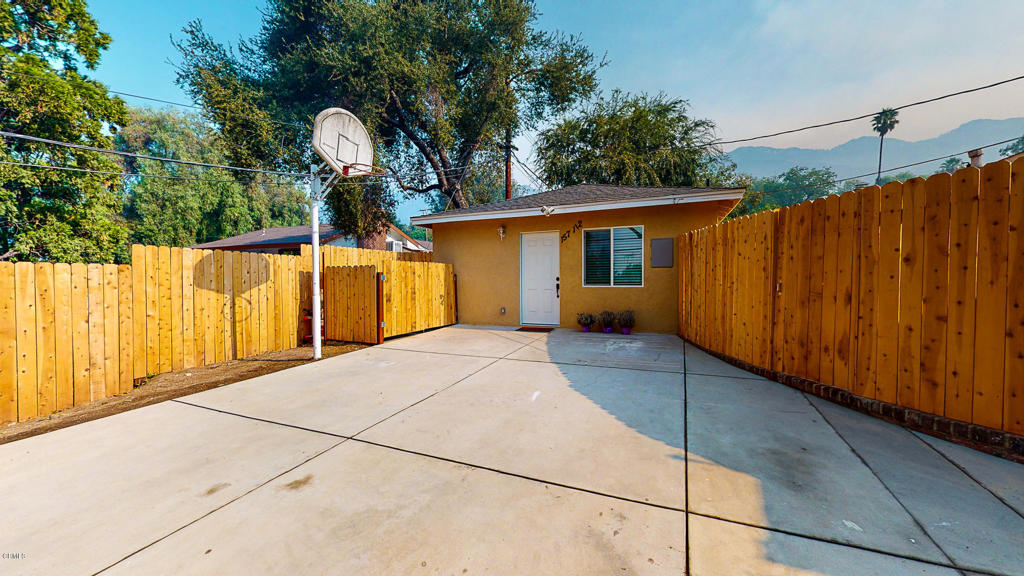 157 E Wapello Street E 157.5, Altadena, CA 91001