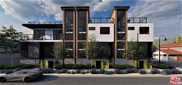 2317 Oakwood Avenue Venice, California Sale is for TWO NEIGHBORING PROPERTIES - 2315 and 2317 Oakwood ave with plans for 6 TOWNHOUSES, totaling c.14,700sf. Properties are located on Oakwood Ave - only a block from Abbott Kinney, so incredibly desirable location. Plans available upon request.