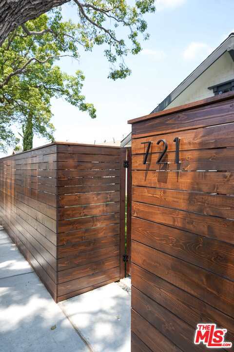 Image 3 for 721 W 49th Pl, Los Angeles, CA 90037