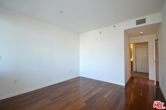 3785 WILSHIRE Boulevard, Los Angeles, California 90010, 2 Bedrooms Bedrooms, ,2 BathroomsBathrooms,Condominium,For Sale,WILSHIRE,21701768