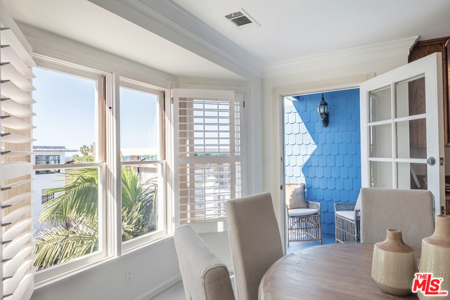 2404 MANHATTAN Avenue, Manhattan Beach, California 90266, 3 Bedrooms Bedrooms, ,2 BathroomsBathrooms,Residential,Sold,MANHATTAN,19537834