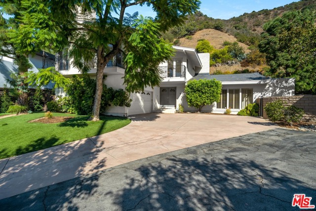 9901 Anthony Place Beverly Hills, California Build or remodel your dream estate at the end of this quiet, secluded cul-de-sac just two miles north of Sunset Blvd. Featured as one of the best values in 90210, this home can be sold together with the neighboring home at 9903 Anthony Place for a combined 3/4 acre lot. 9901 Anthony Place can also be sold individually for $3.5M. 9901 features an open layout, lavish master ensuite bedroom, walk-in closet with accessory island, a large backyard with an in-ground pool, two car garage and room for margins.