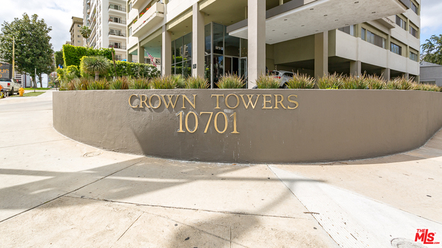 Crown Towers #14