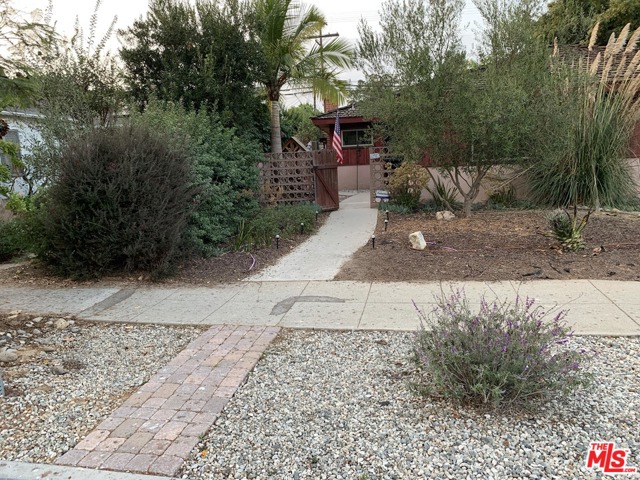 2351 Pearl Street Santa Monica, California This charming home is located in the heart of the stunning Sunset Park neighborhood close to amazing schools, the beach, and all the attractions Santa Monica has to offer. The quaint residence boasts 2,000 square feet of family-friendly living space on a large 5,922 square foot lot. This home has provided decades of memories for the current resident and is ready for the next owner to give it a well-deserved makeover. The attractive three (3) bedroom, two (2) bathroom layout is perfect for an owner that is ready to bring an old-fashioned home to the modern era with some finishing touches and TLC.