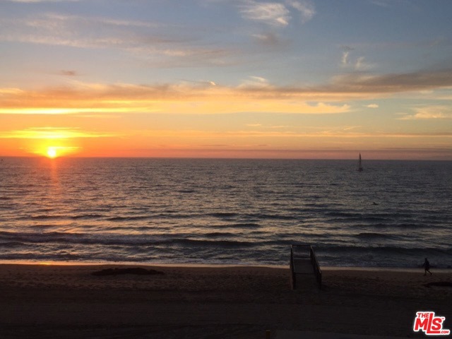 575 ESPLANADE, Redondo Beach, California 90277, 2 Bedrooms Bedrooms, ,2 BathroomsBathrooms,Residential,Sold,ESPLANADE,17203212