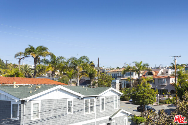 609 LONGFELLOW Avenue, Hermosa Beach, California 90254, 4 Bedrooms Bedrooms, ,3 BathroomsBathrooms,Residential,Sold,LONGFELLOW,17196638