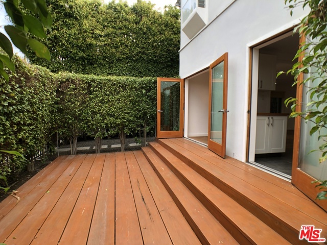 608 WESTMINSTER Avenue A Venice, California Come experience the quintessential indoor/outdoor Venice lifestyle with this 2-bed, 1-bath renovated unit. At 906 square feet, this unit has good-sized bedrooms and plenty of closets including walk-in closets in both bedrooms. The kitchen has stainless-steel appliances and butcher block countertops. Bathroom with tub/shower & tile flooring. Hardwood floors throughout. Washer & dryer in-unit. French doors lead to your own private deck to relax or dine al-fresco. Close to all of the incredible retail & restaurants on Abbot Kinney Blvd as well as the best of what all of Venice has to offer. Gated for security. Street parking only.