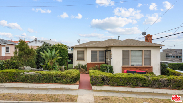 1002 8Th Place, Hermosa Beach, California 90254, 3 Bedrooms Bedrooms, ,1 BathroomBathrooms,Residential,Sold,8Th,20624564