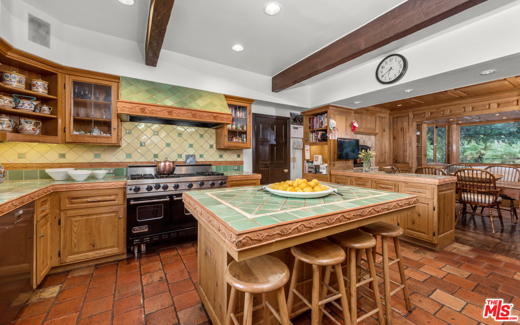 2781 Benedict Canyon Drive