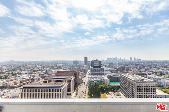 3810 WILSHIRE Boulevard, Los Angeles, California 90010, 2 Bedrooms Bedrooms, ,2 BathroomsBathrooms,Condominium,For Sale,WILSHIRE,21690208