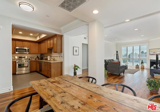 837 N Hudson Ave #402, Los Angeles, CA 90038