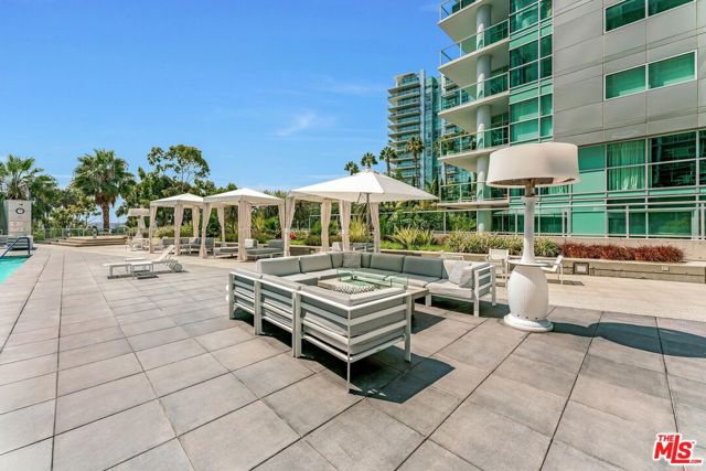 Image 28 of 38 For 13600 Marina Pointe Drive 605